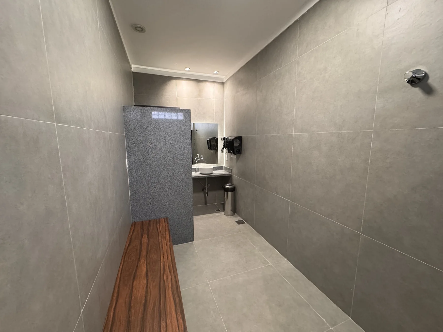 Shower area — Alliance Santos